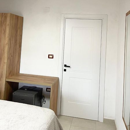 Prela'S Rooms Shkodër Esterno foto