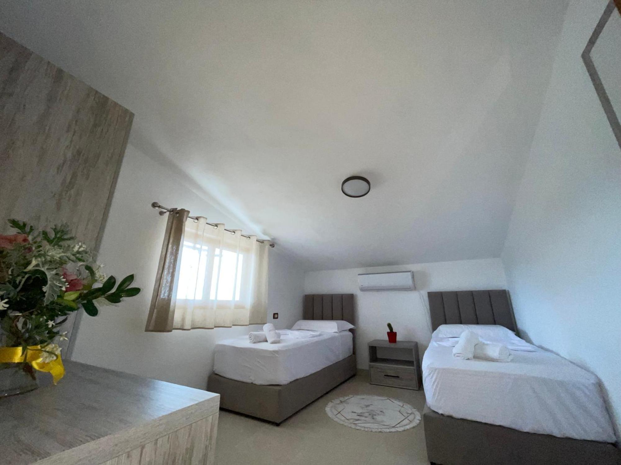 Prela'S Rooms Shkodër Esterno foto
