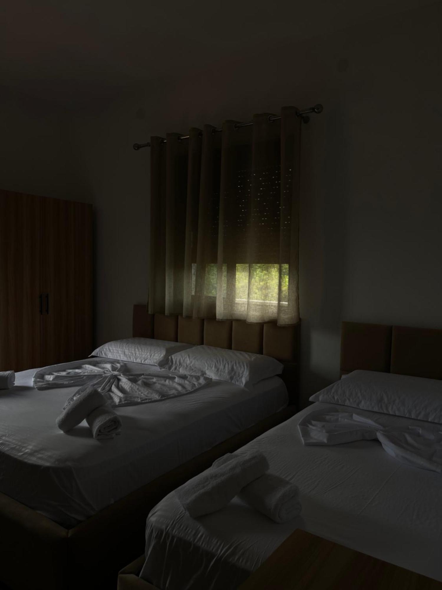 Prela'S Rooms Shkodër Esterno foto