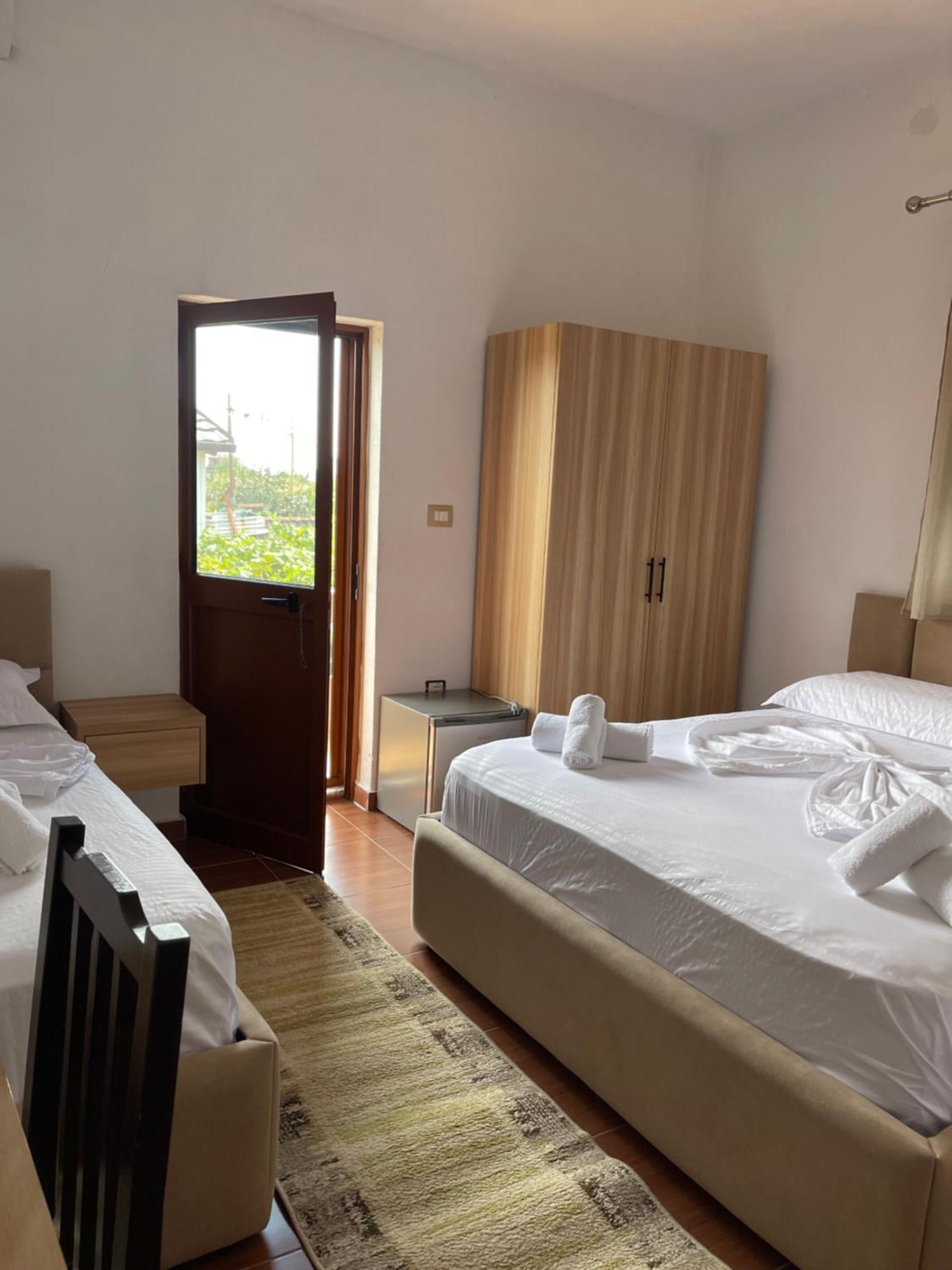 Prela'S Rooms Shkodër Esterno foto