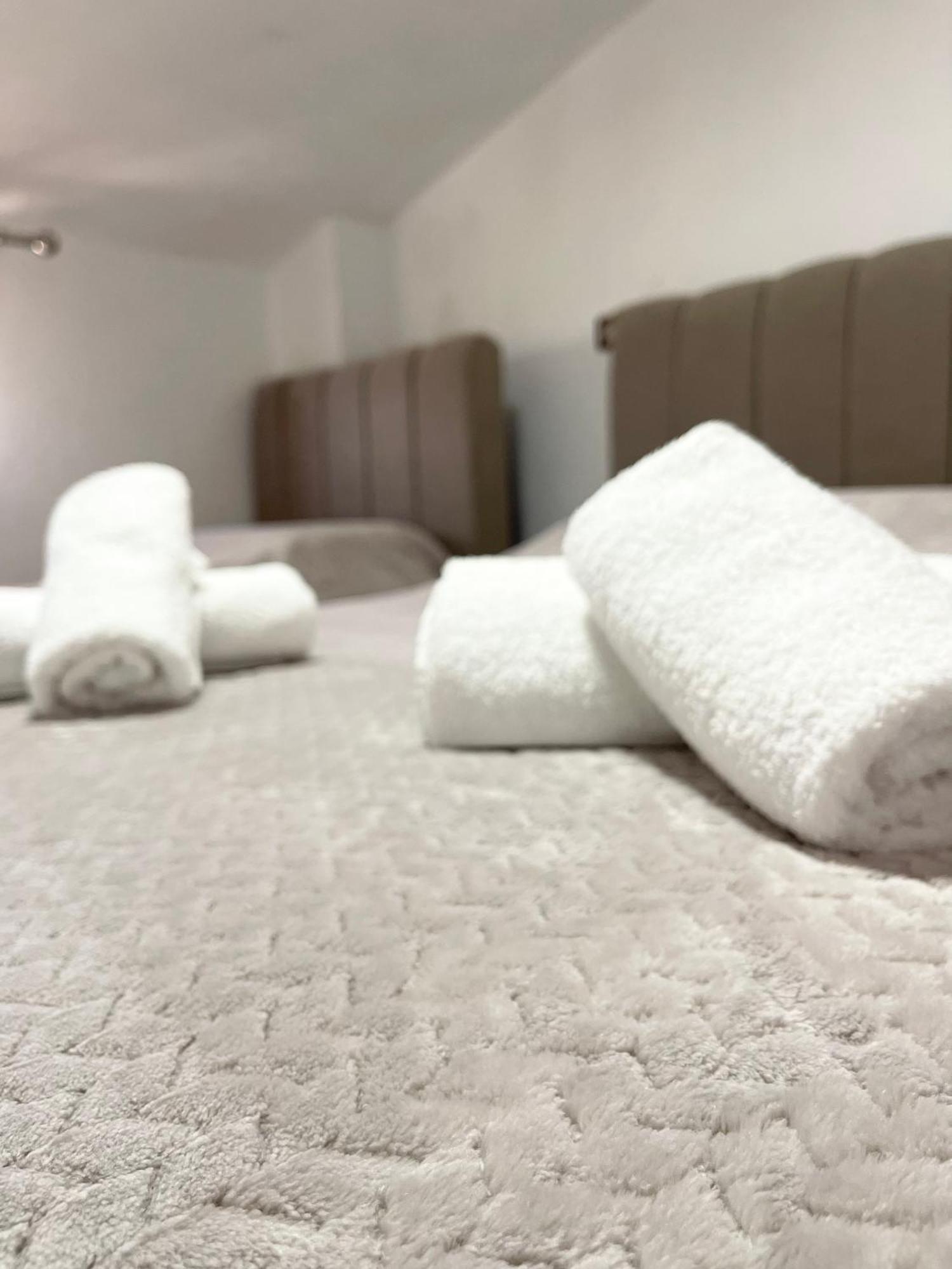 Prela'S Rooms Shkodër Esterno foto